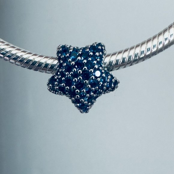 Authentic Pandora Bold Pave Star Charm - Picture 6 of 6